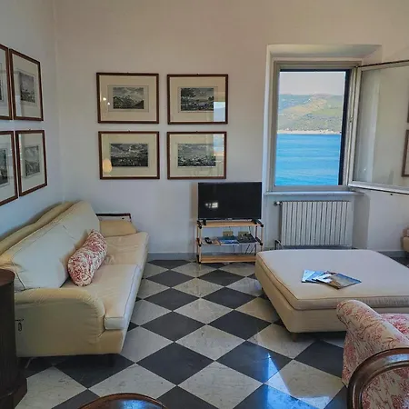 Cosmopoli Via Della Campana ポルトフェッラーイオ