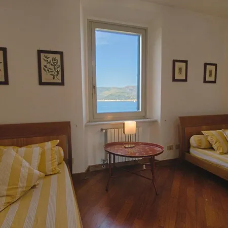 Cosmopoli Via Della Campana Apartment *